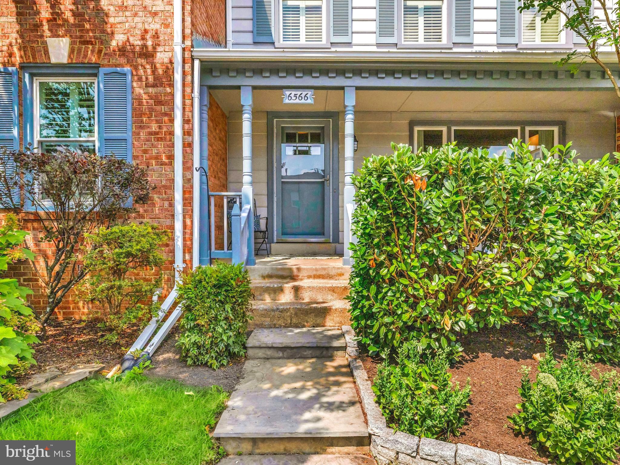 PINECREST - Residential