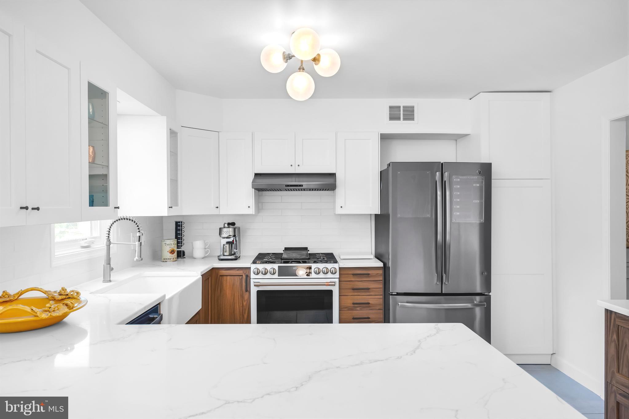 PINECREST - Residential