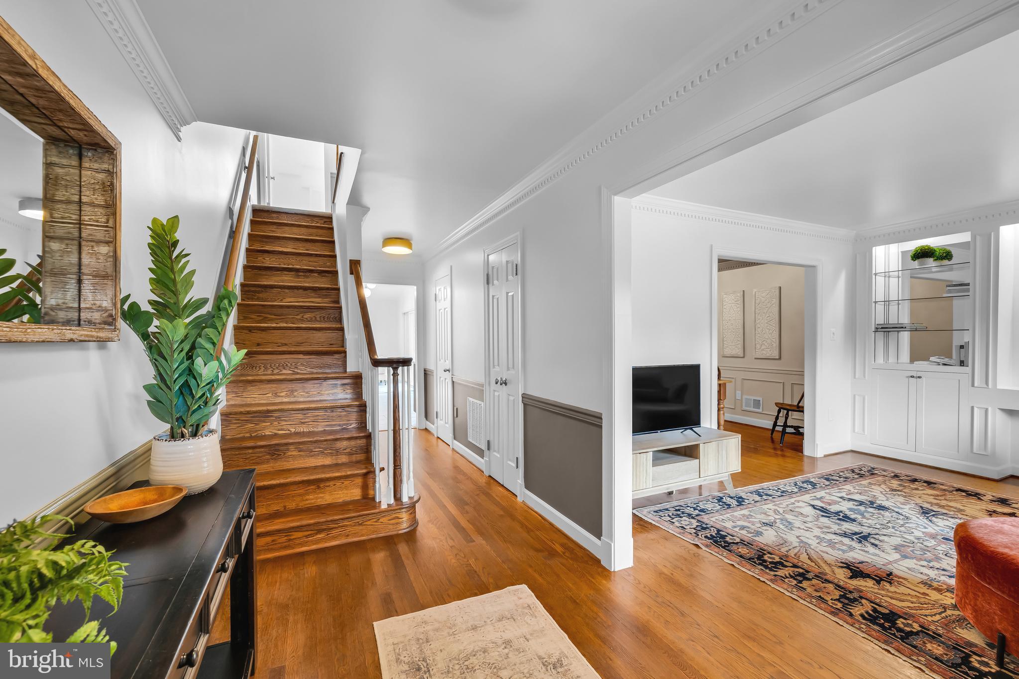 PINECREST - Residential