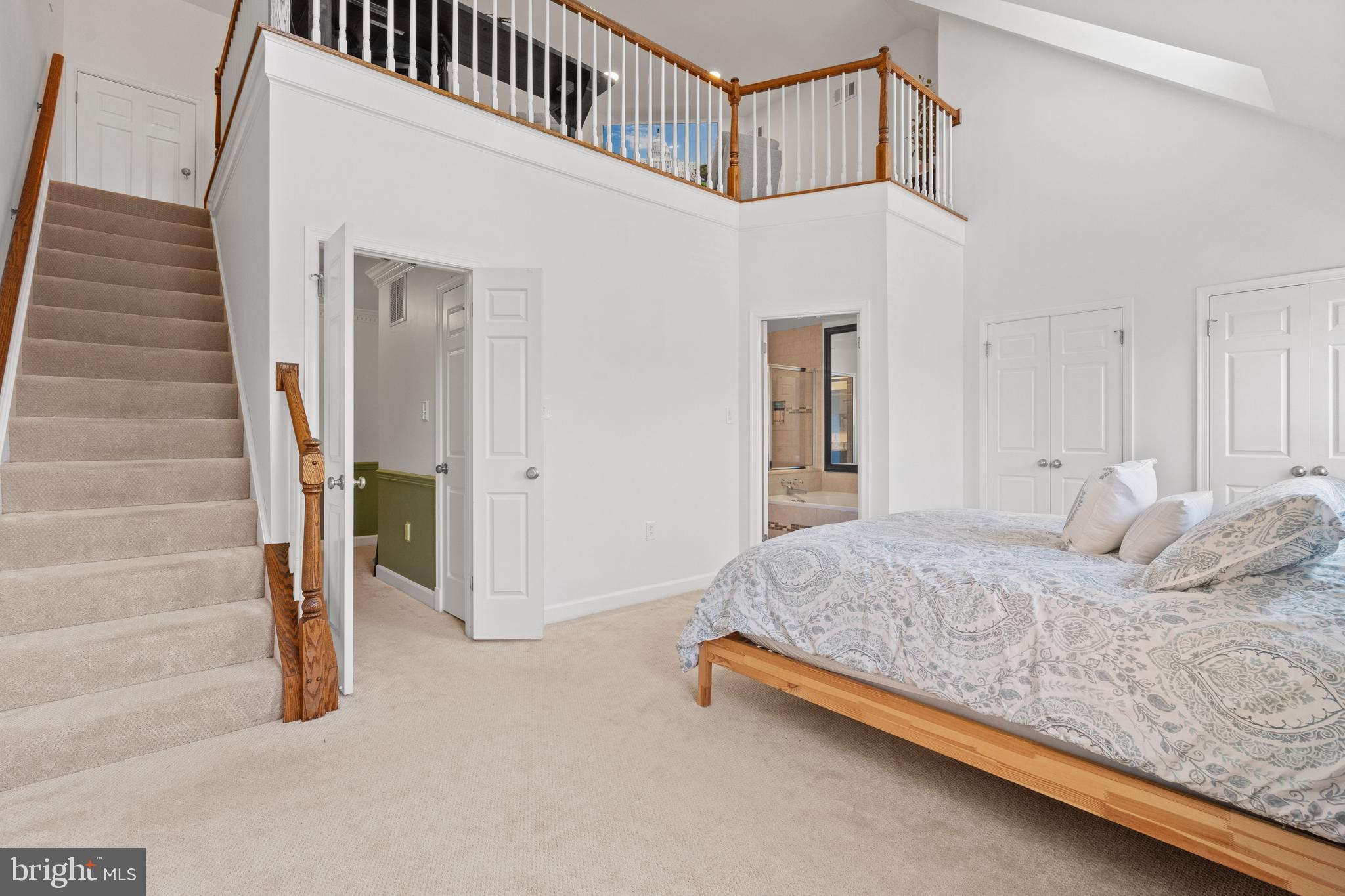 PINECREST - Residential