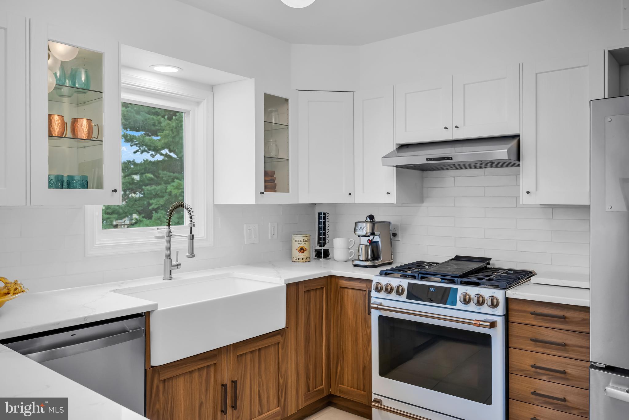 PINECREST - Residential