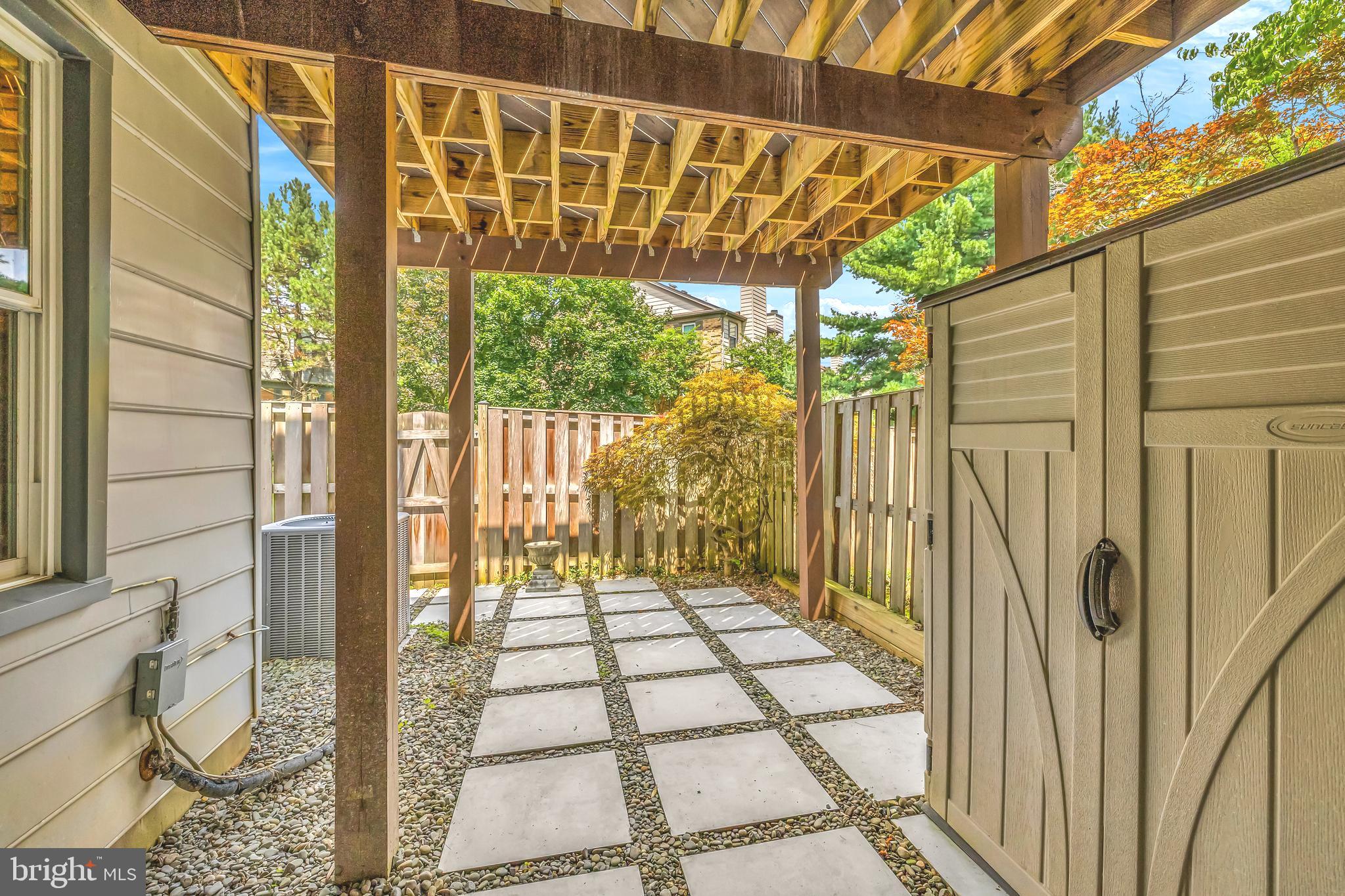 PINECREST - Residential