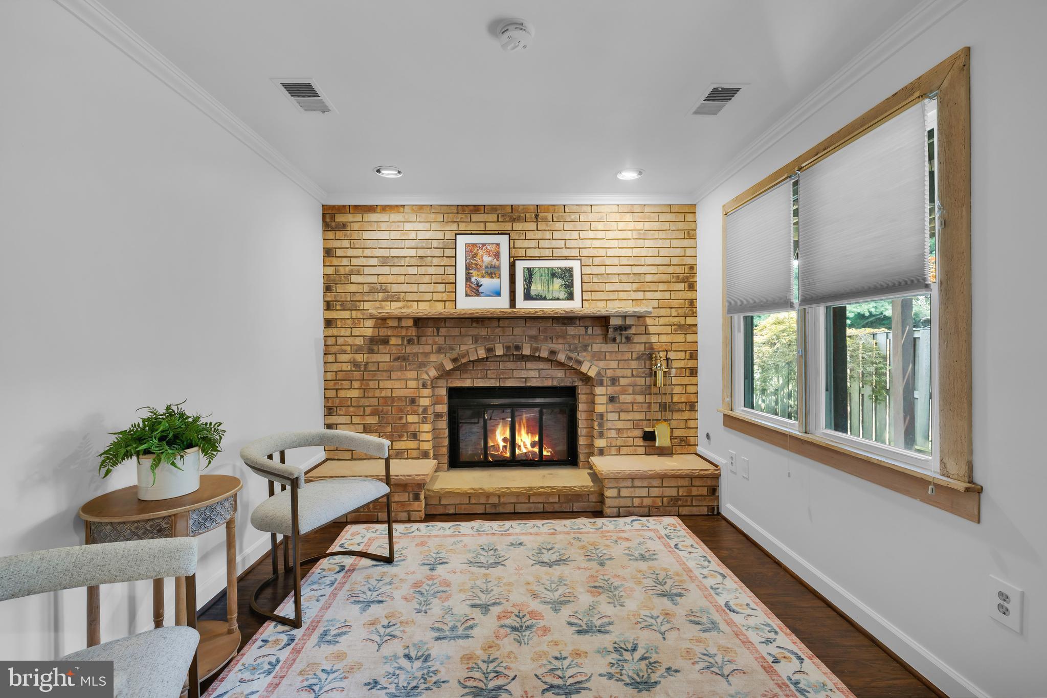 PINECREST - Residential