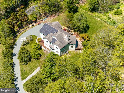 Homes For Sale - 12 Upper Creek Rd. Rd<br/> Hunterdon County, STOCKTON, NJ 08559
