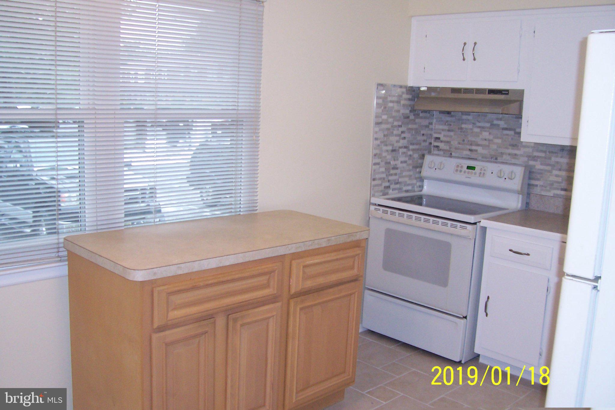 2002 SILVER COURT