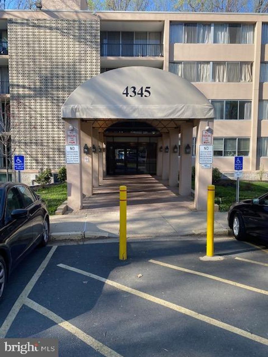 No pets Great location inside the beltway, Tax, condo fee, building insurance almost most utilities include the rent.
Close Annandale high school, NOVA collage and Fairfax  Hospital.Condo fee inc all utilities. Close to NVCC, shopping & highways with easy commutes to Tyson & DC. RENT W.OPT TO BUY. VACANT. TO ENTER BUILDING