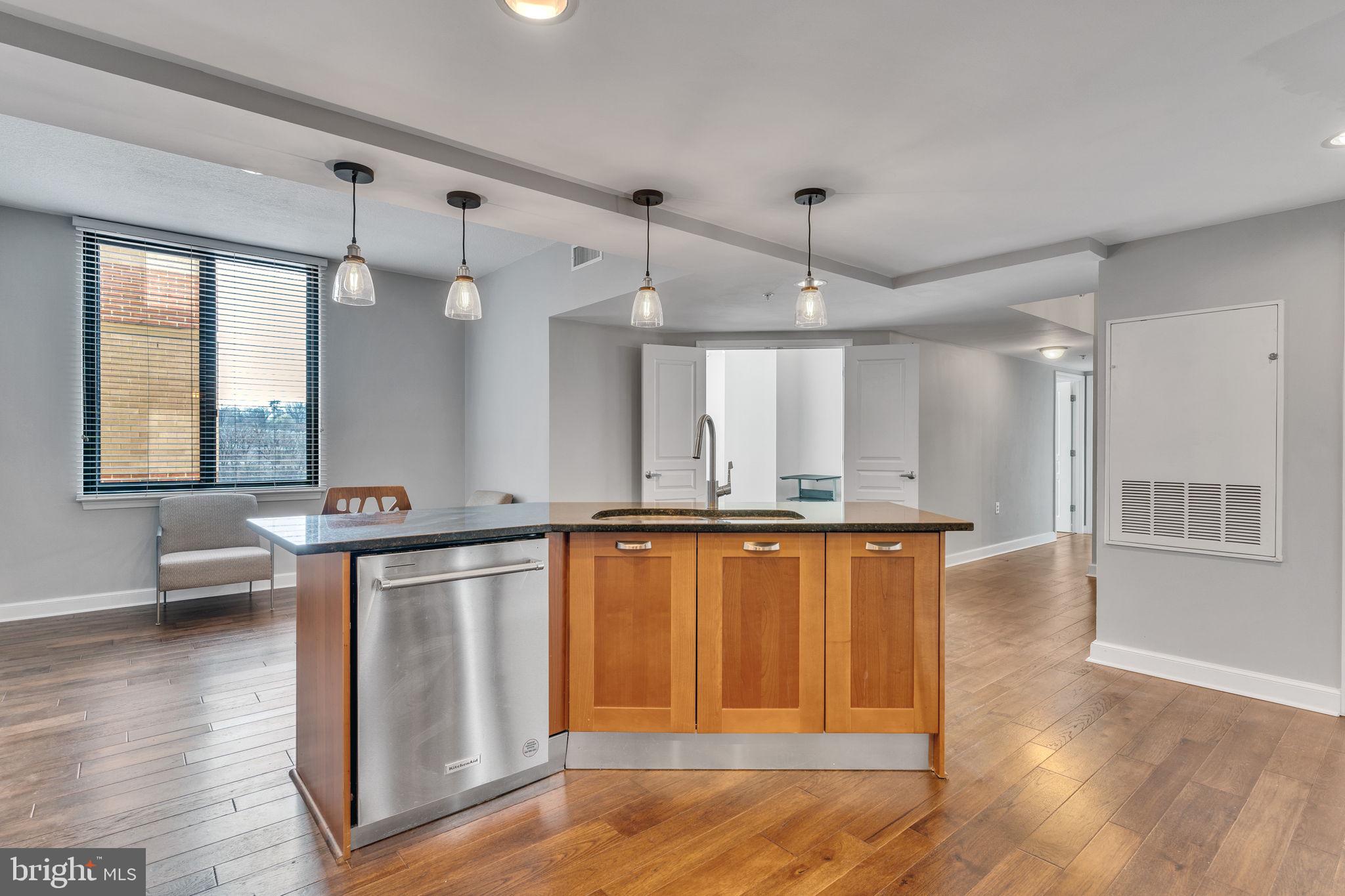 2451 MIDTOWN AVENUE 1327