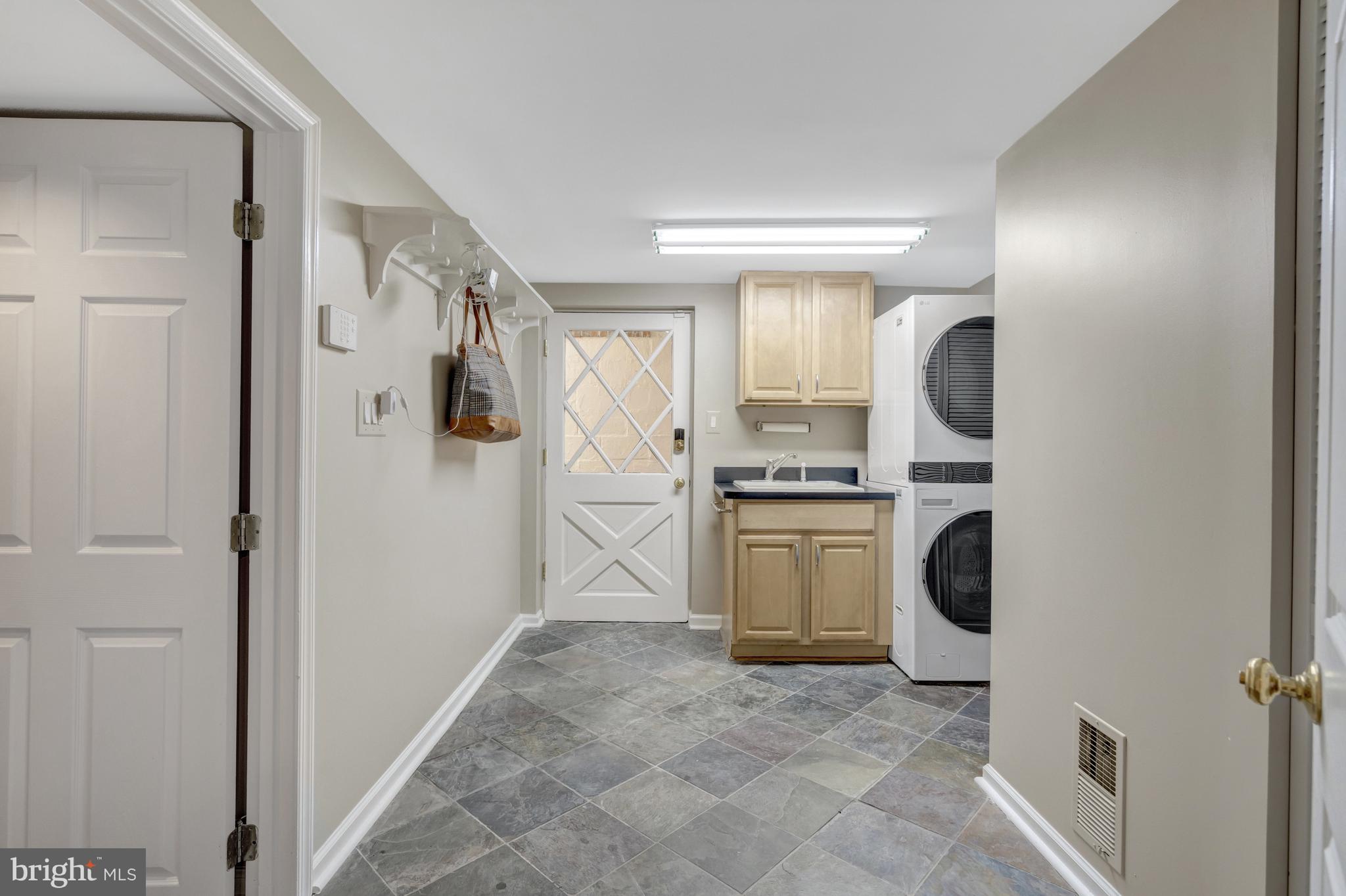 MANTUA HILLS - Residential