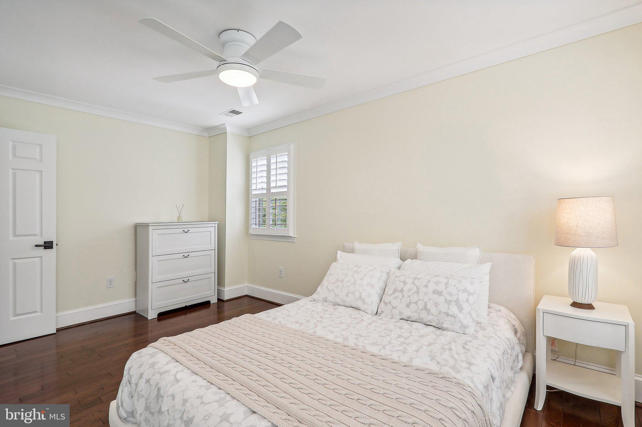 MCLEAN MEADOWS - Residential