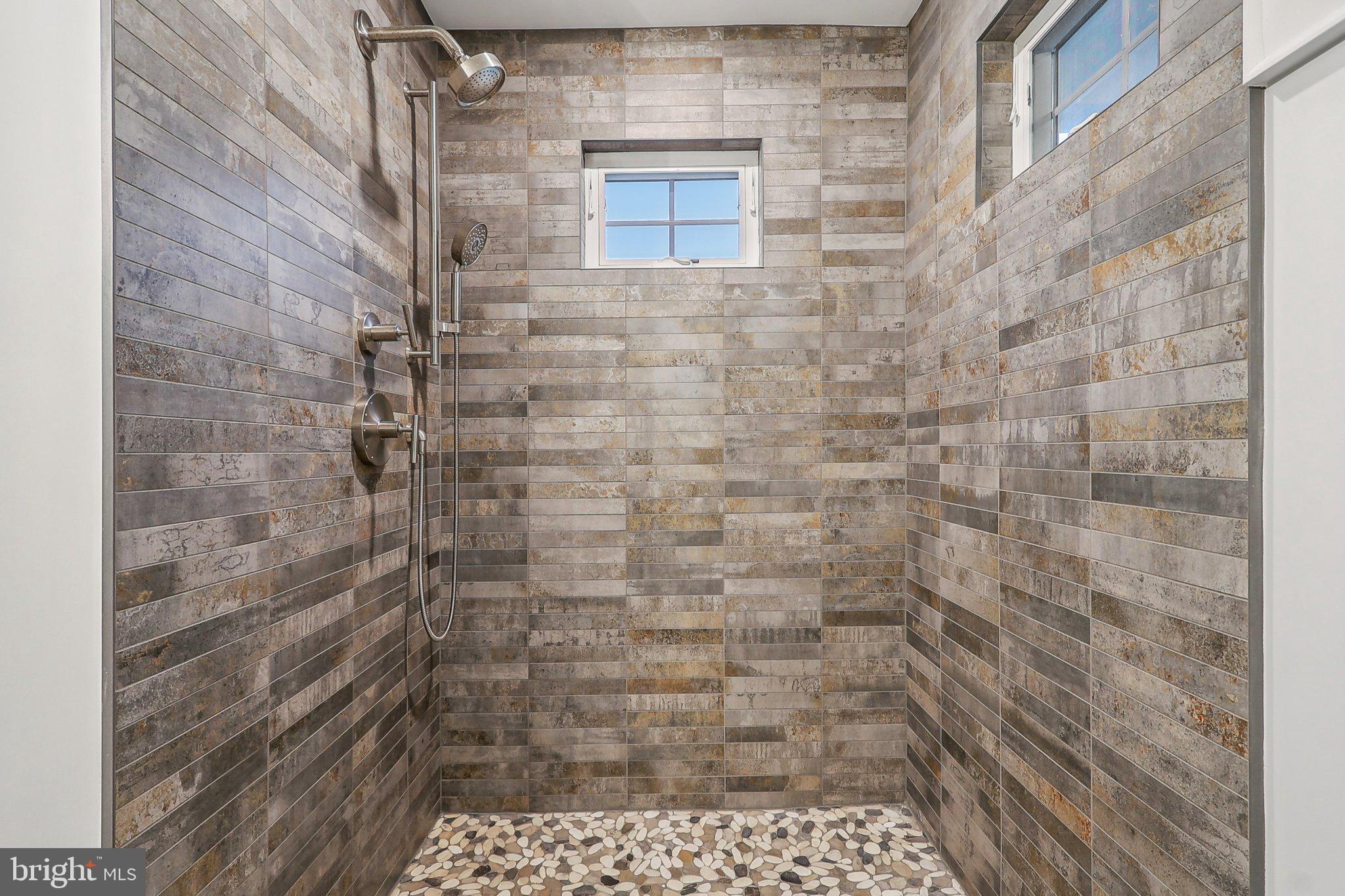 MCLEAN MEADOWS - Residential