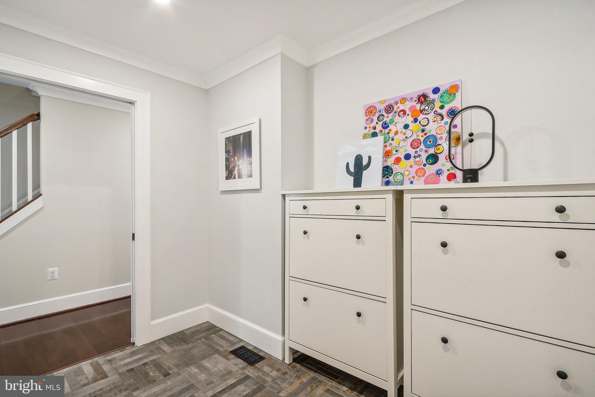 MCLEAN MEADOWS - Residential