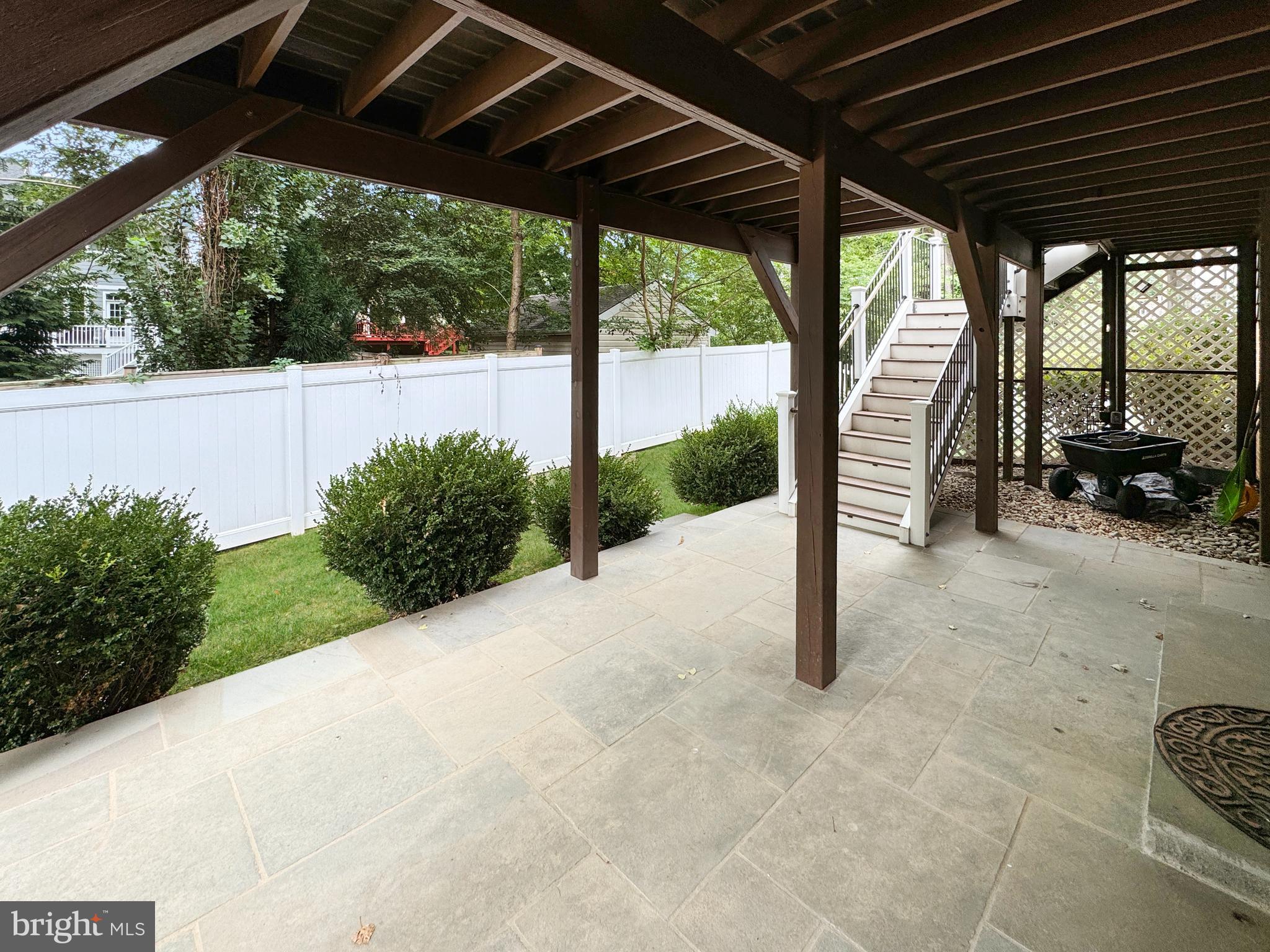 MCLEAN MEADOWS - Residential