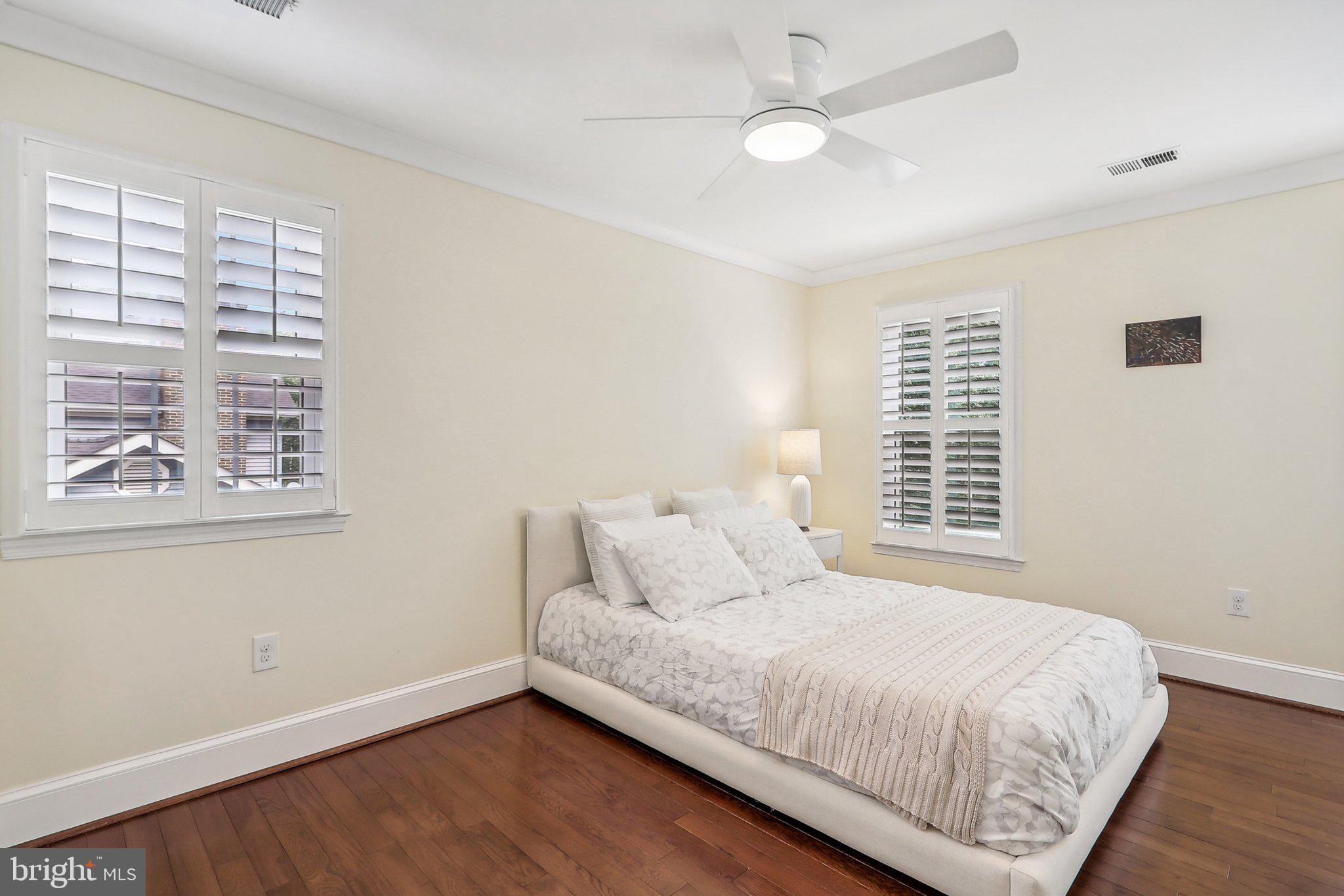 MCLEAN MEADOWS - Residential