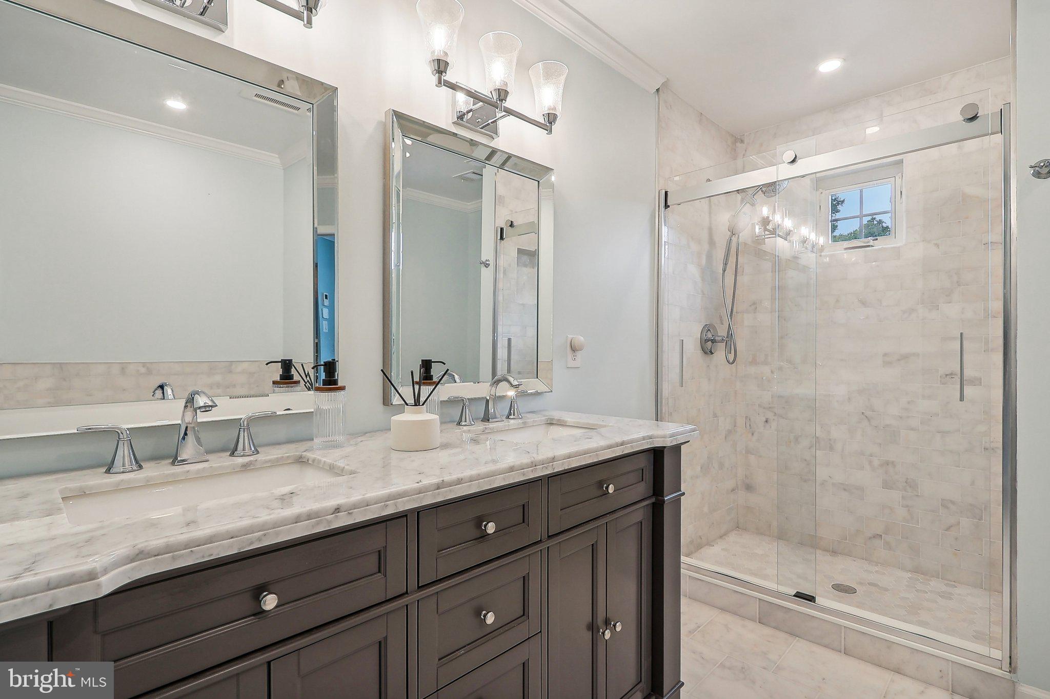 MCLEAN MEADOWS - Residential