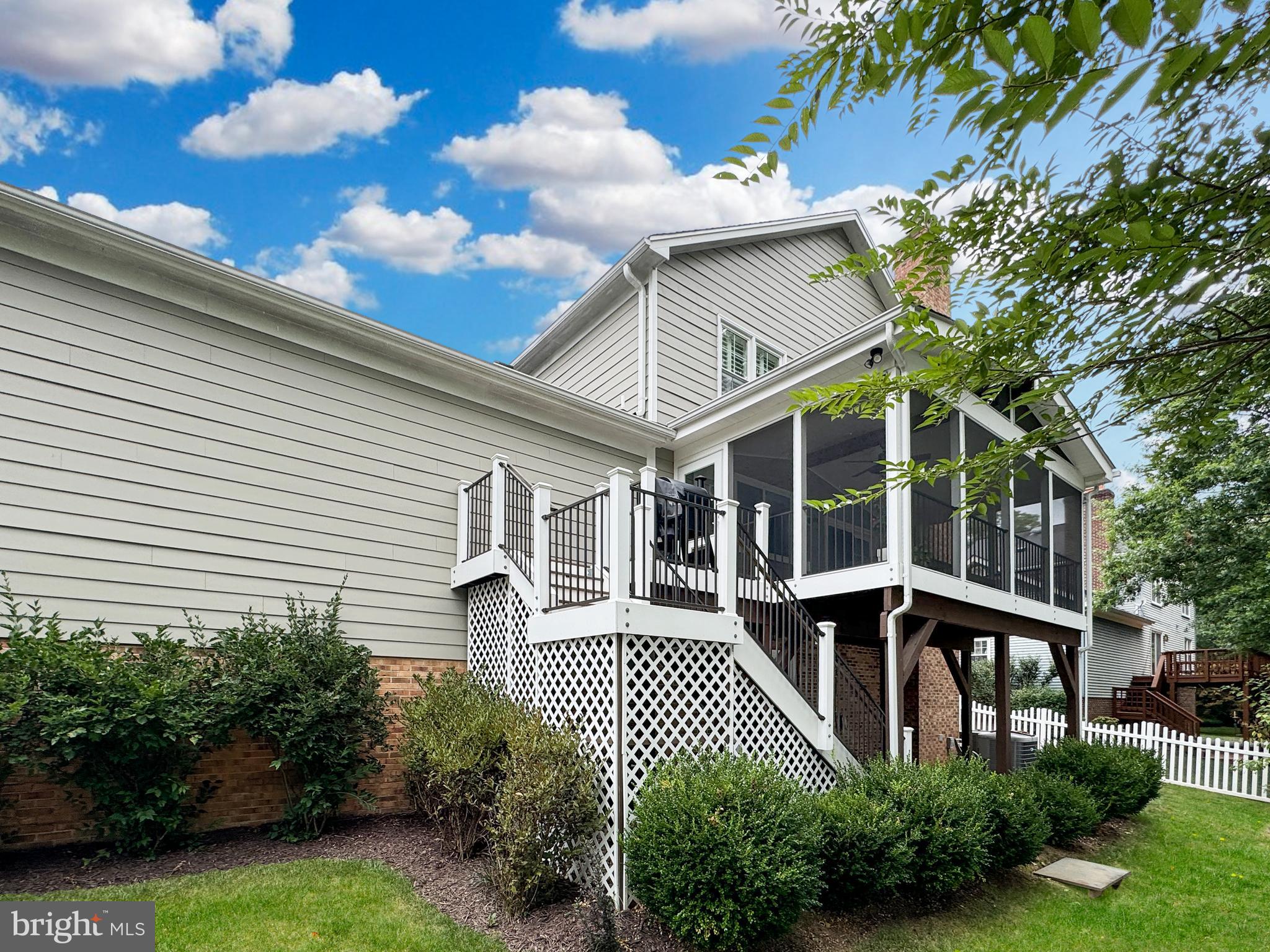 MCLEAN MEADOWS - Residential