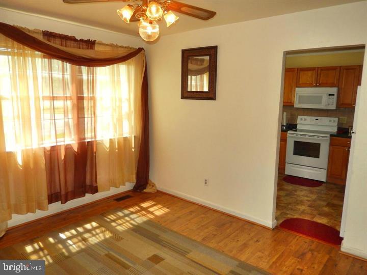 HARFORD SQUARE - Residential Lease