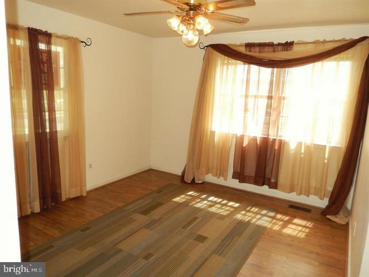 HARFORD SQUARE - Residential Lease