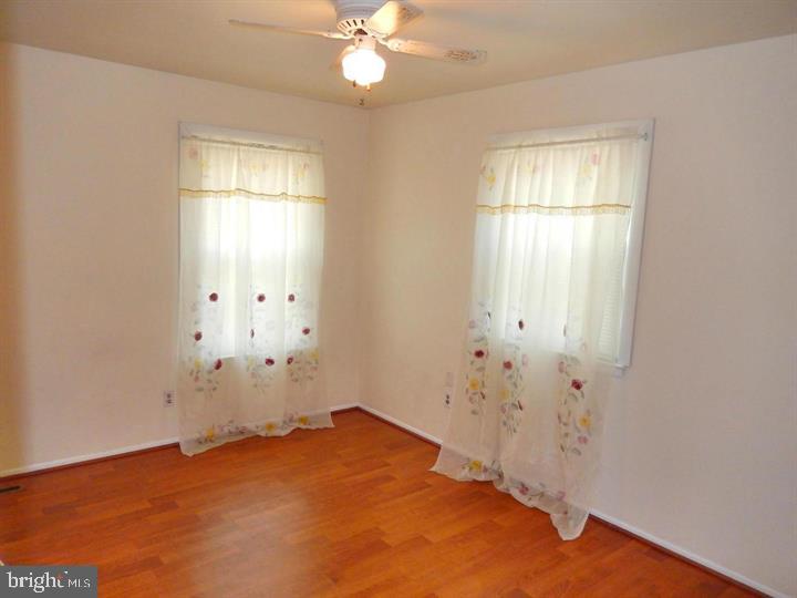 HARFORD SQUARE - Residential Lease