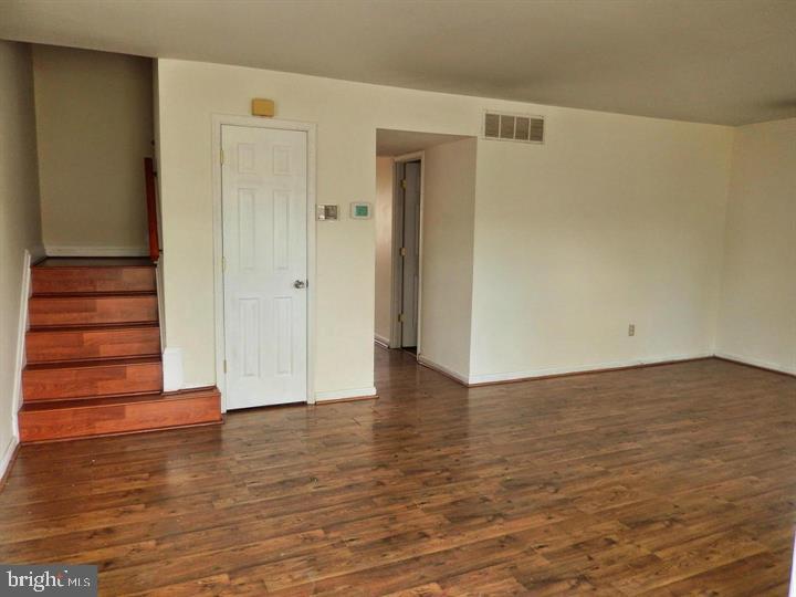 HARFORD SQUARE - Residential Lease