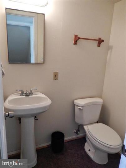 HARFORD SQUARE - Residential Lease