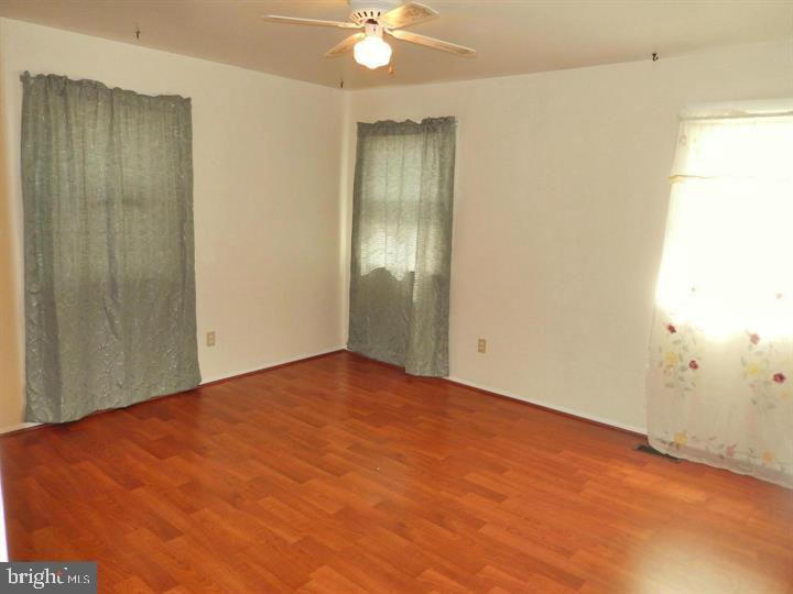 HARFORD SQUARE - Residential Lease