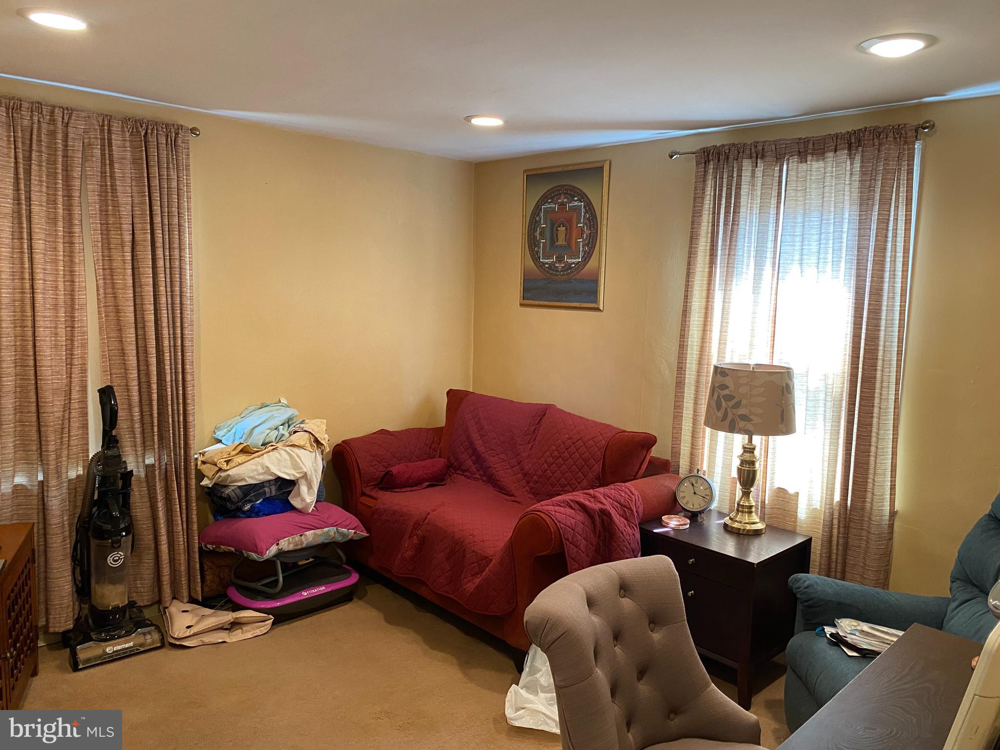 ROSLYN - Residential