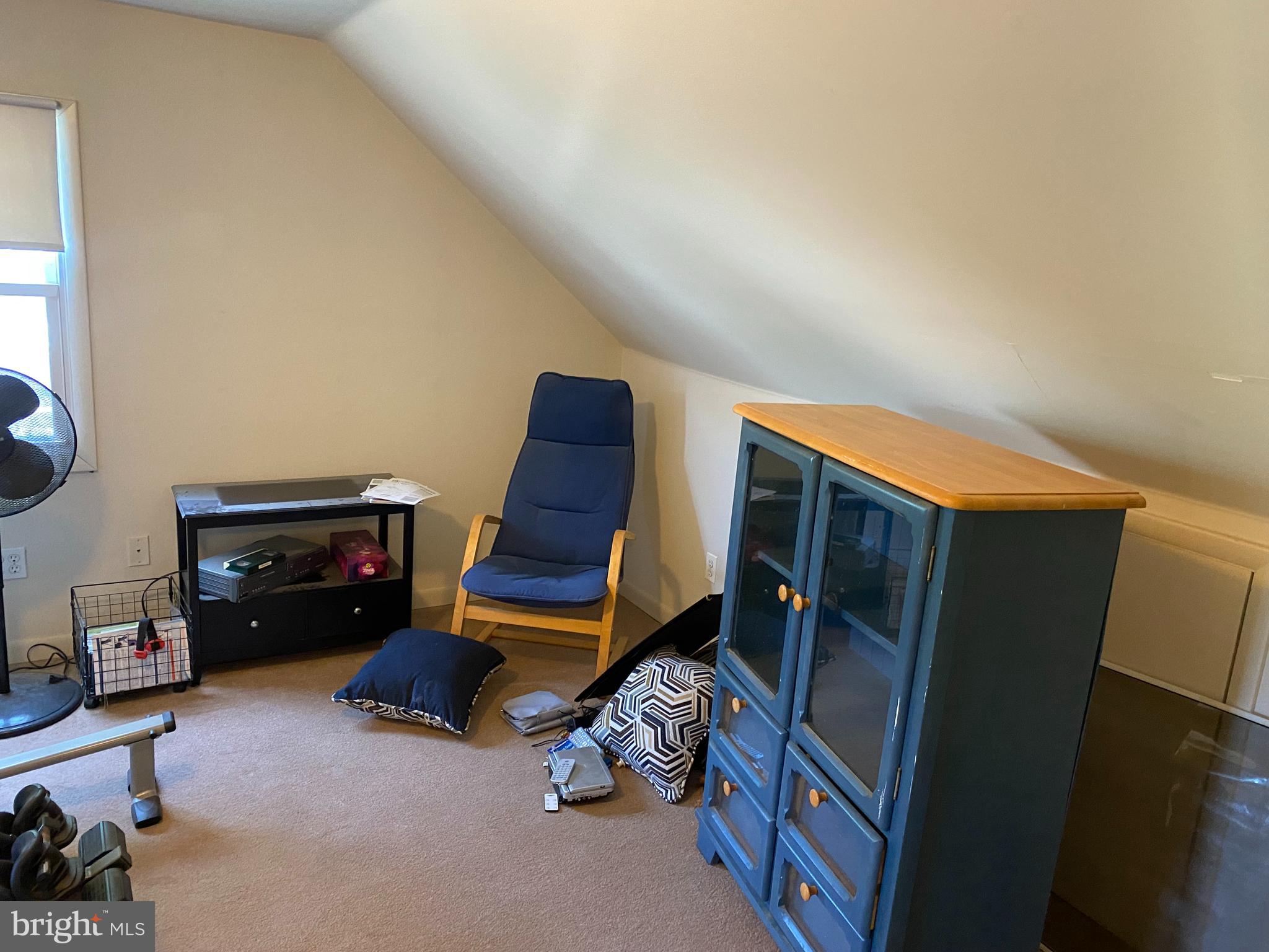 ROSLYN - Residential