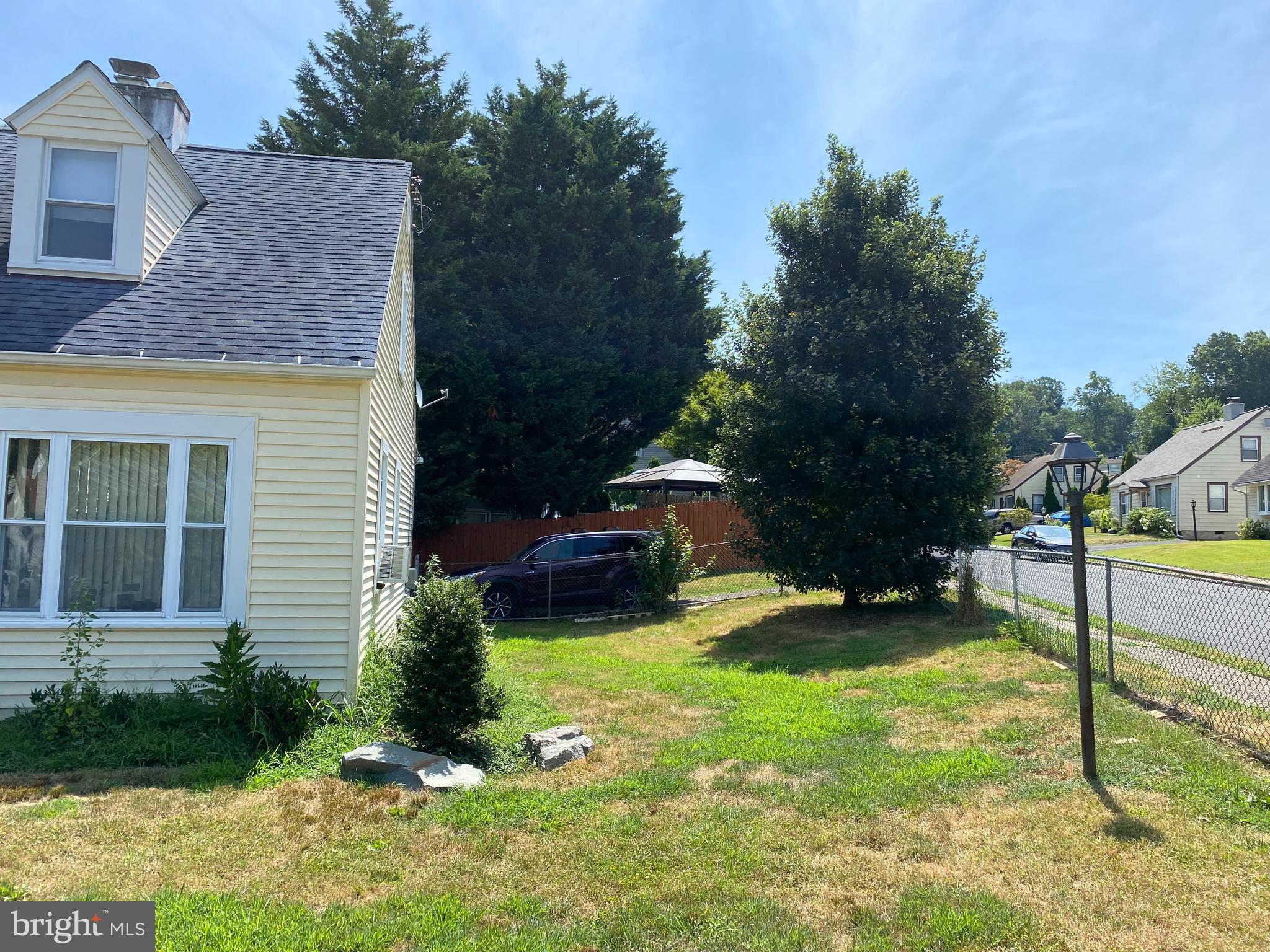 ROSLYN - Residential