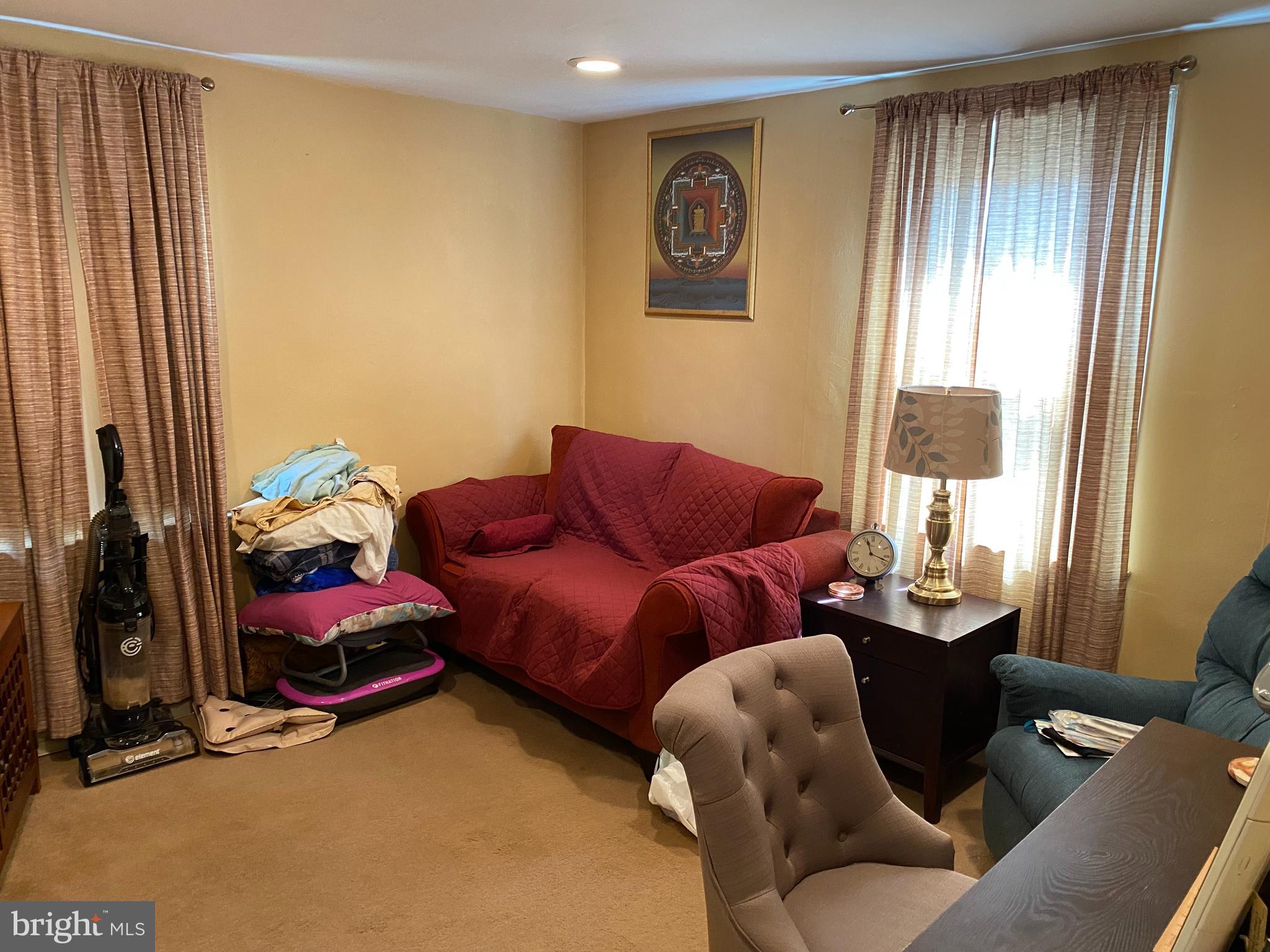 ROSLYN - Residential