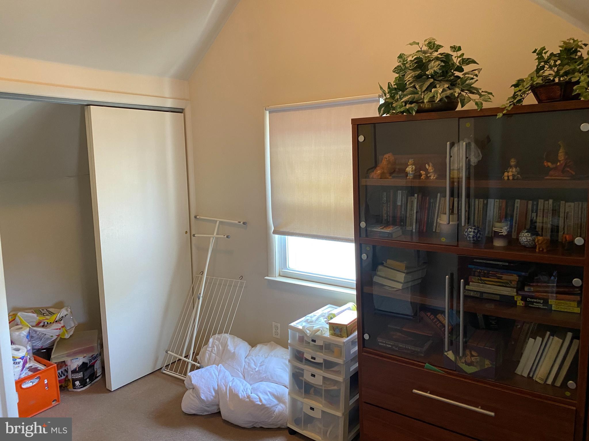 ROSLYN - Residential