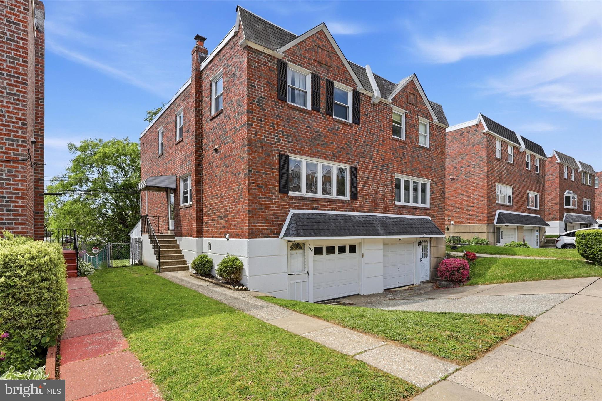 ROXBOROUGH - Residential