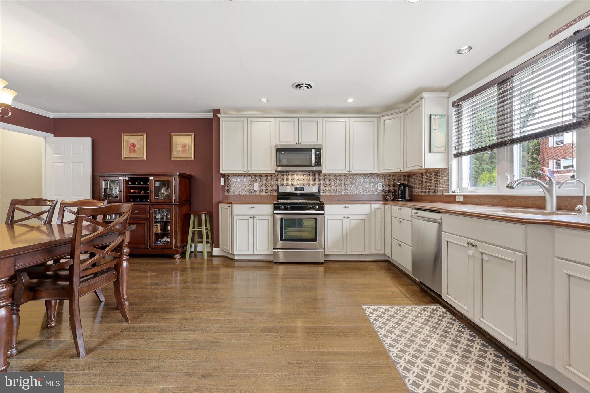 ROXBOROUGH - Residential
