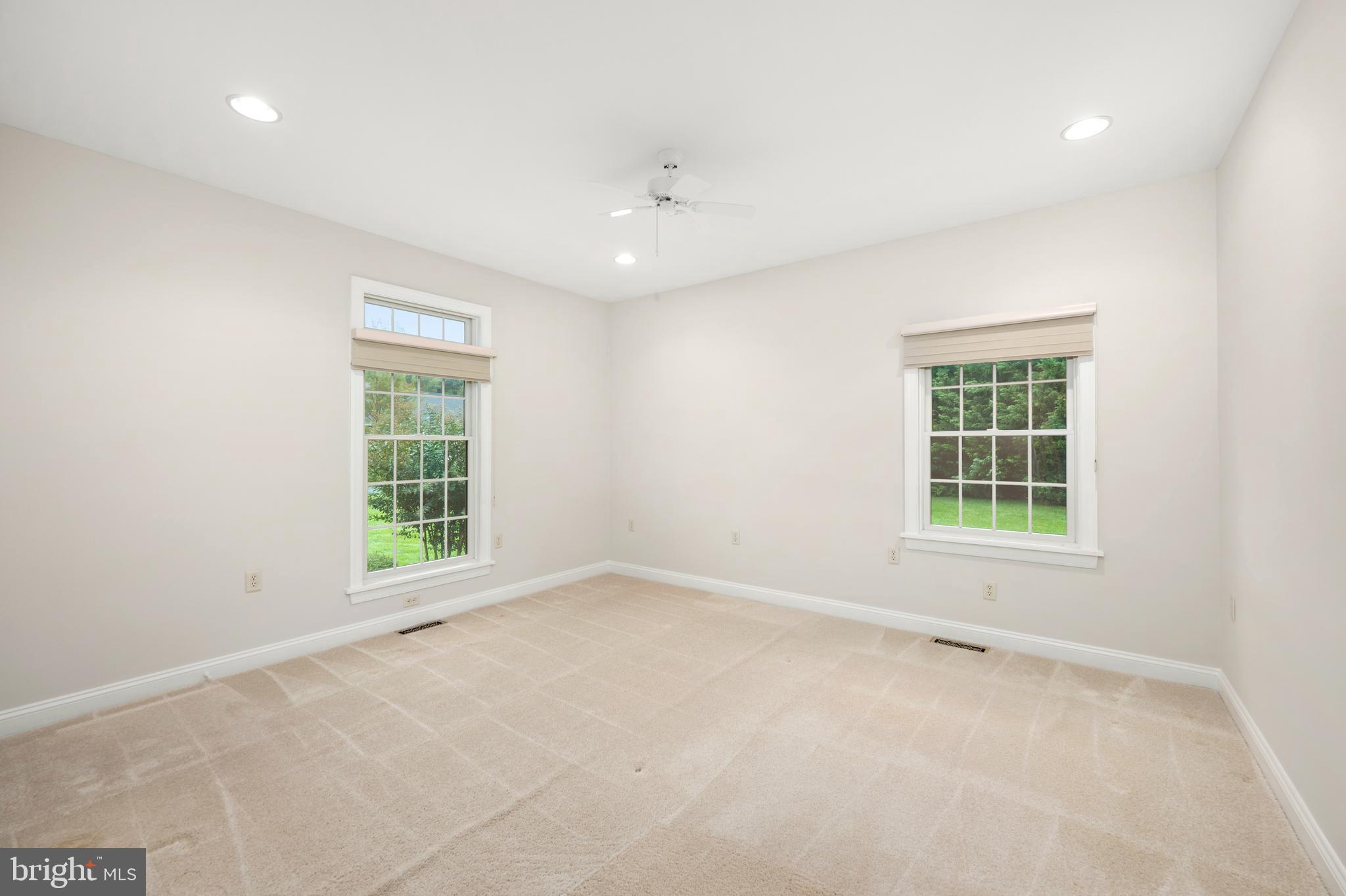 RIVERS END - Residential