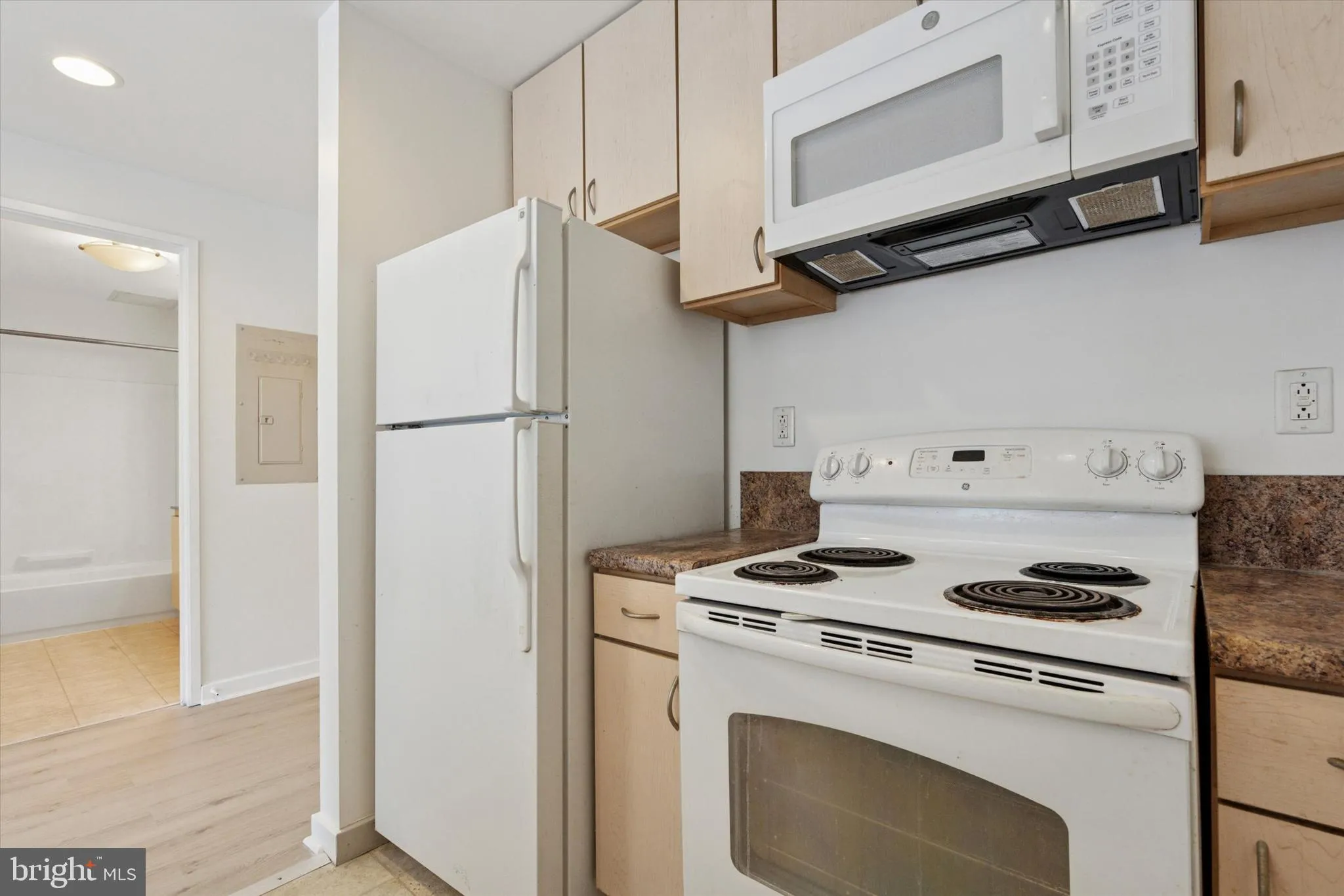 Philadelphia, Pennsylvania 19107, United States, 2 Bedrooms Bedrooms, ,2 BathroomsBathrooms,Residential,Active,115200