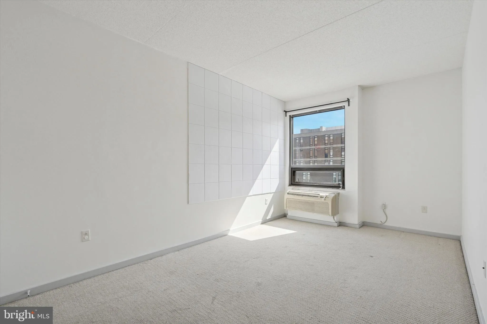 Philadelphia, Pennsylvania 19107, United States, 2 Bedrooms Bedrooms, ,2 BathroomsBathrooms,Residential,Active,115200