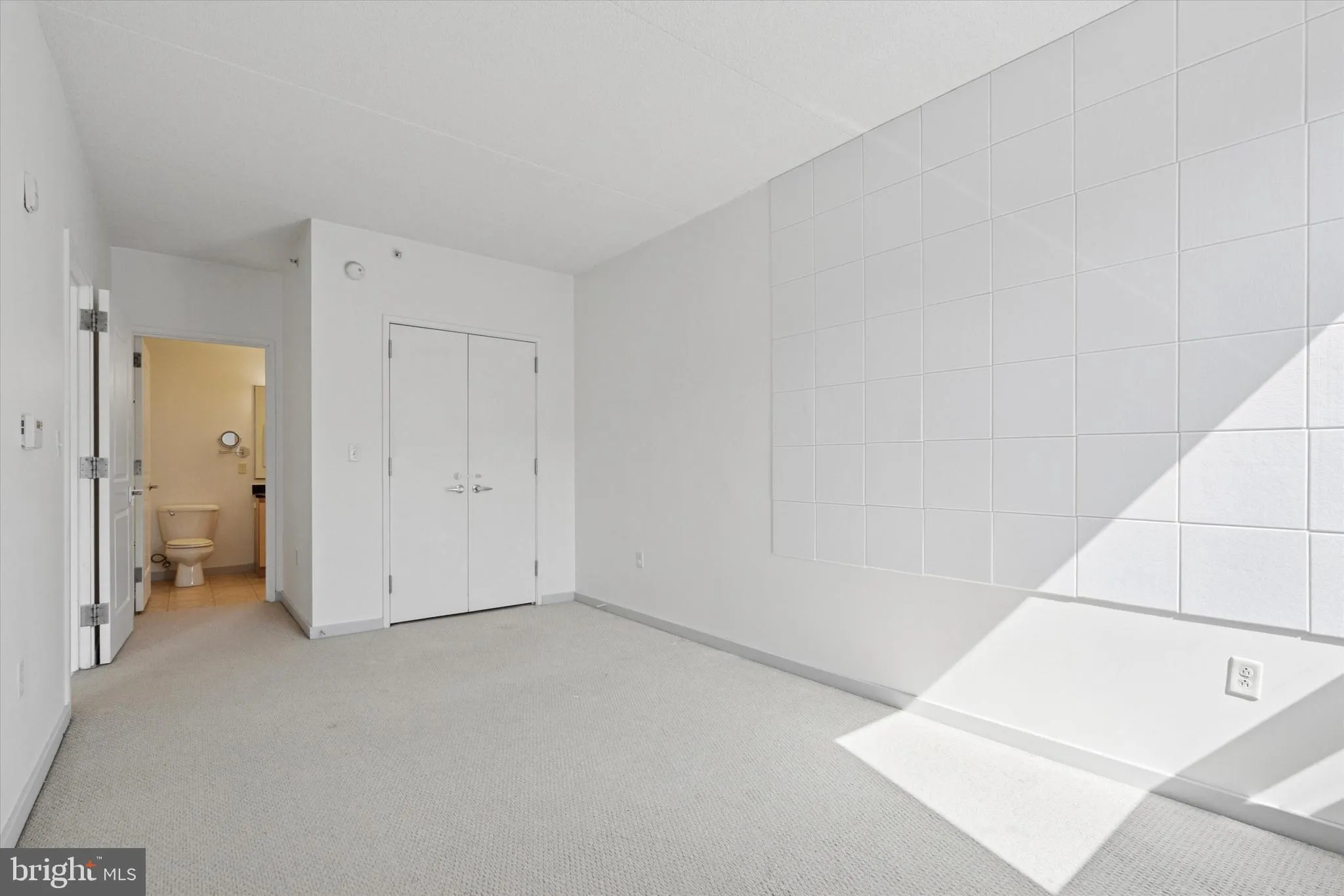 Philadelphia, Pennsylvania 19107, United States, 2 Bedrooms Bedrooms, ,2 BathroomsBathrooms,Residential,Active,115200