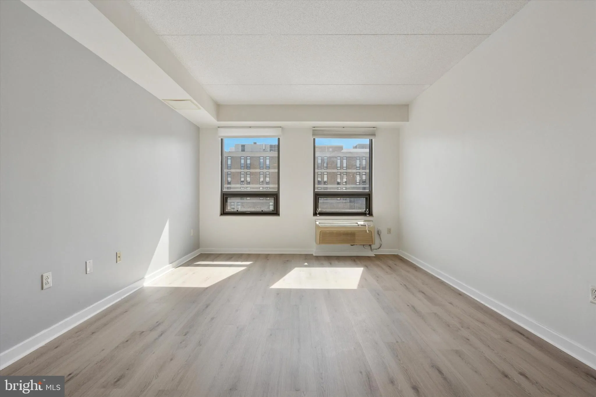 Philadelphia, Pennsylvania 19107, United States, 2 Bedrooms Bedrooms, ,2 BathroomsBathrooms,Residential,Active,115200