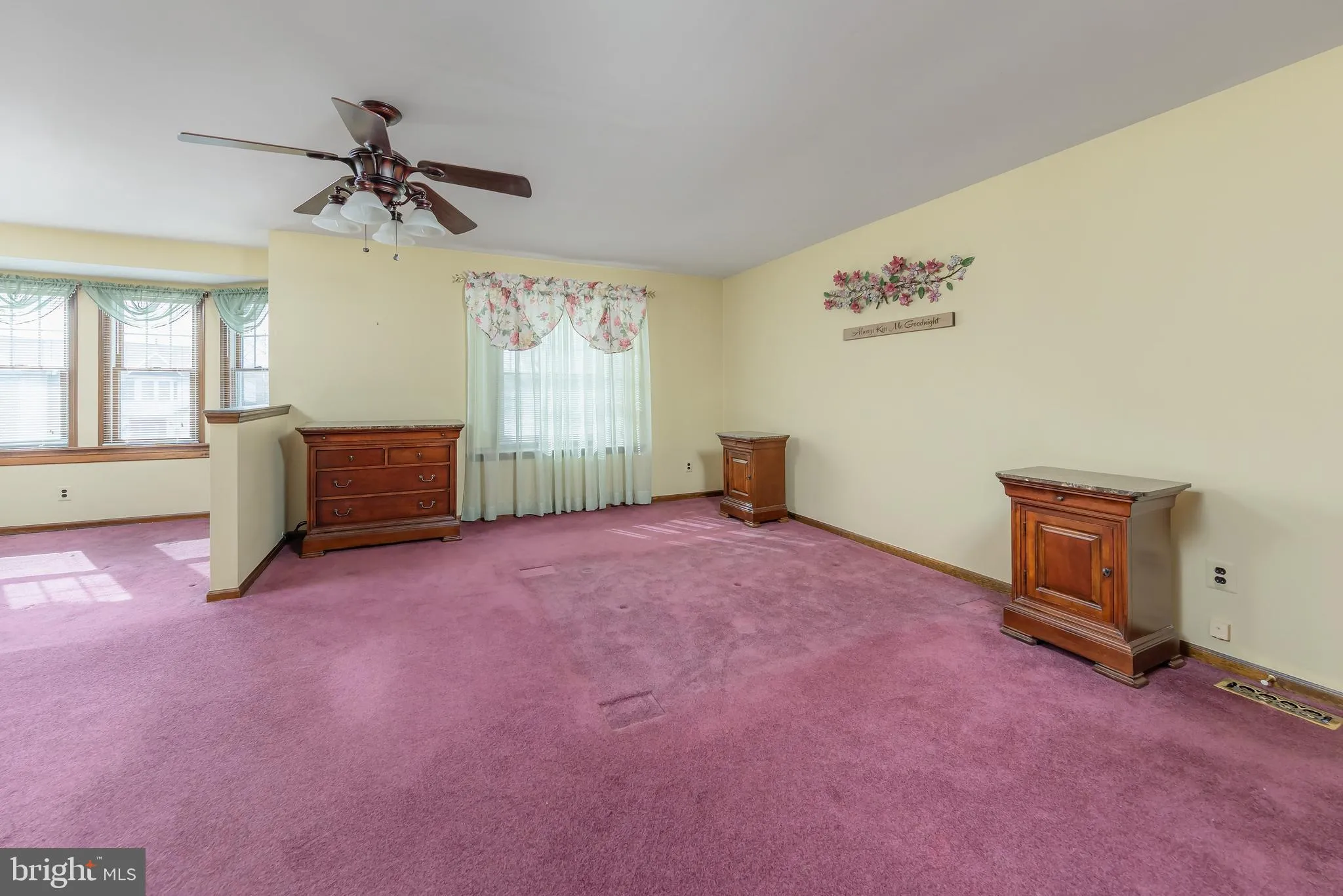 Sewell, New Jersey 08080, United States, 4 Bedrooms Bedrooms, ,3 BathroomsBathrooms,Residential,Pending,78176