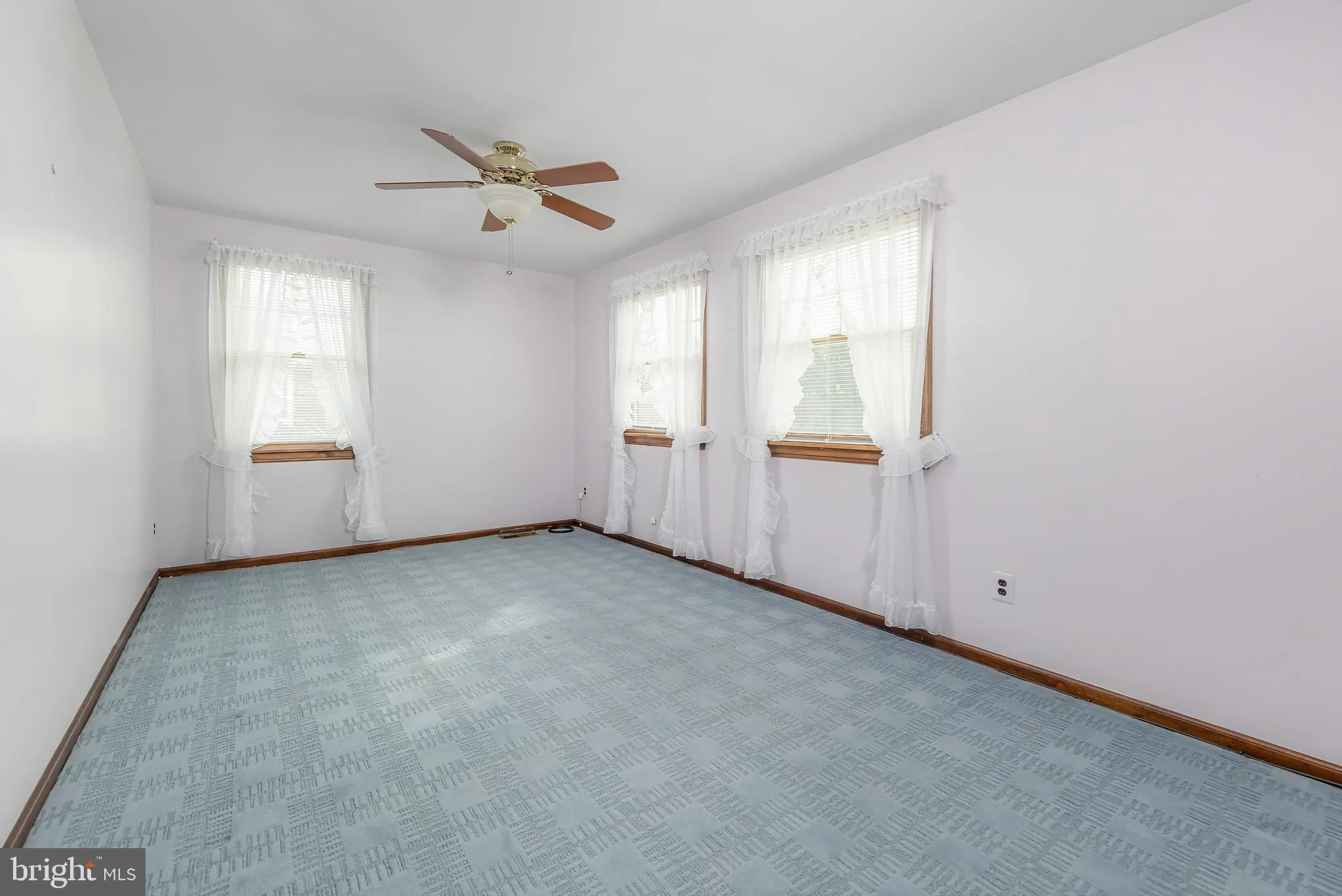 Sewell, New Jersey 08080, United States, 4 Bedrooms Bedrooms, ,3 BathroomsBathrooms,Residential,Pending,78176