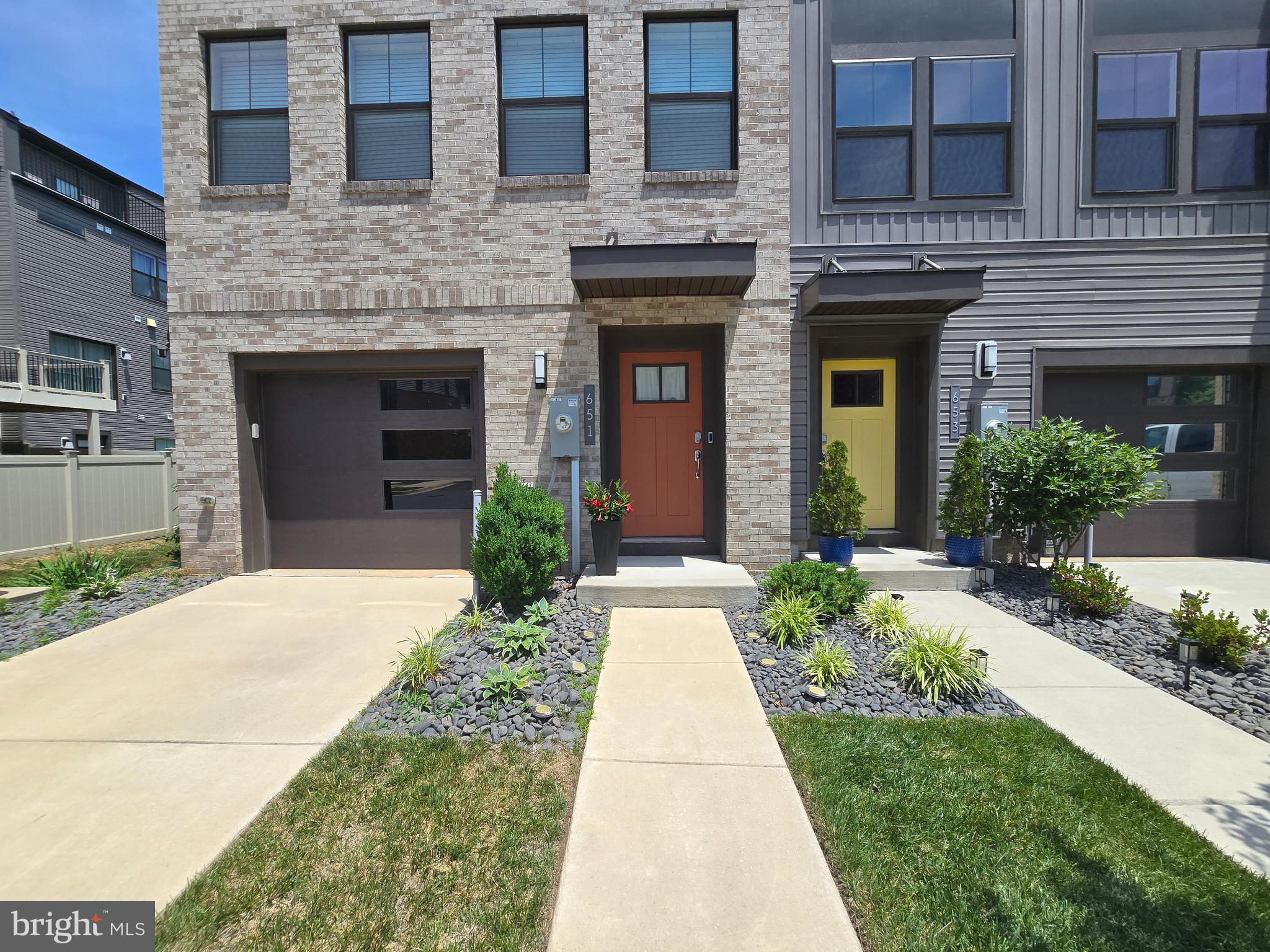 651 CHALCEDONY LANE
