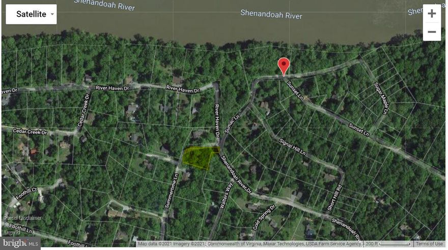 Half acre lot located about 650 feet from the Shenandoah River perfect for camping and weekend escapes from the hustle and bustle of daily life!