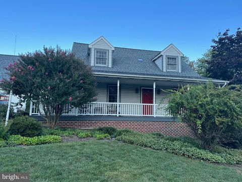 Photo of 425 Sunrise Boulevard, Elizabethtown, PA 17022 (MLS # PALA2041070)