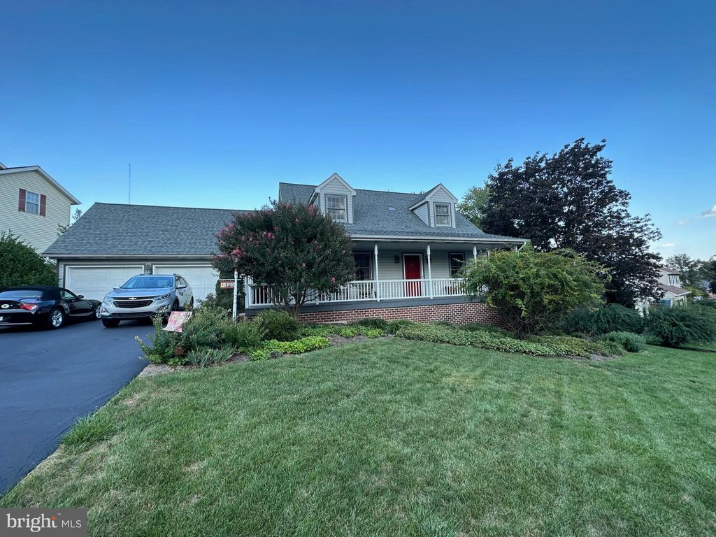 Photo of 425 Sunrise Boulevard, Elizabethtown, PA 17022 (MLS # PALA2041070)