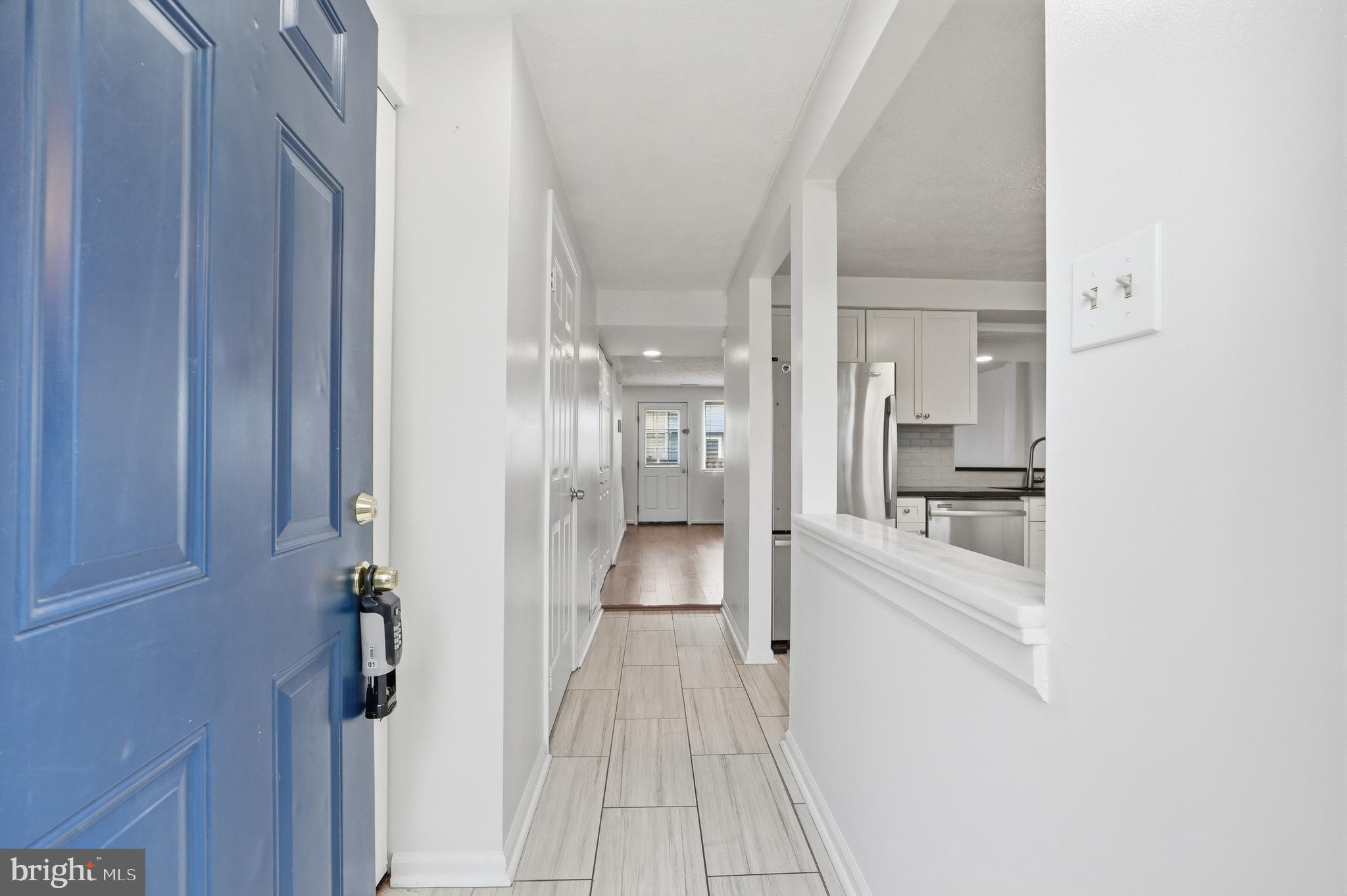 7 LEATHERWOOD COURT