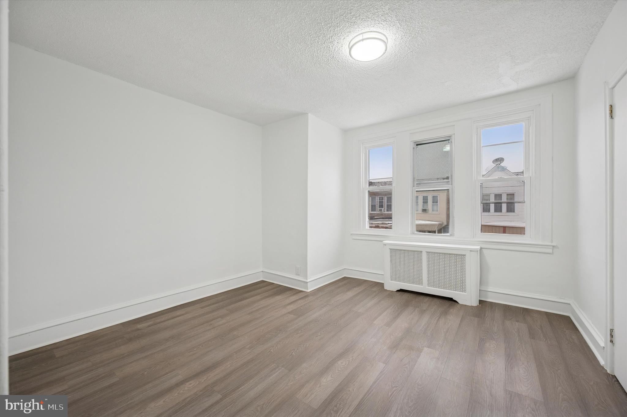 OXFORD CIRCLE - Residential