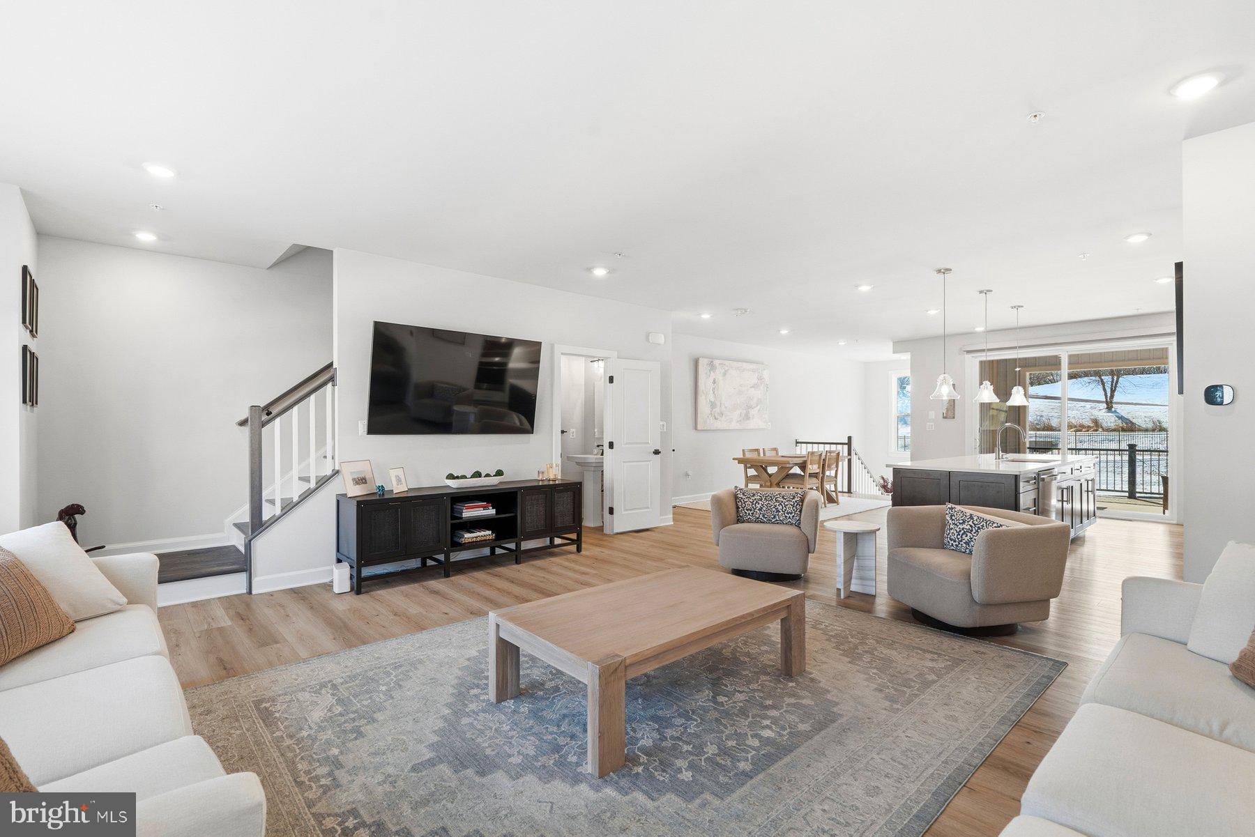 LONGVIEW RIDGE - Residential