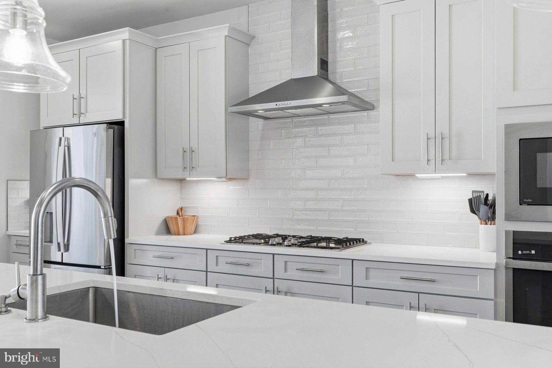 LONGVIEW RIDGE - Residential