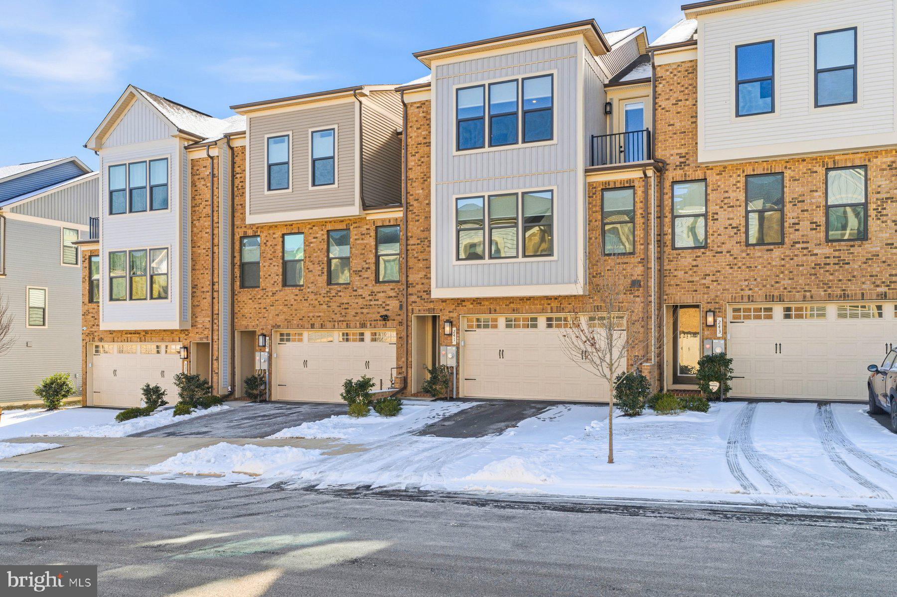 LONGVIEW RIDGE - Residential