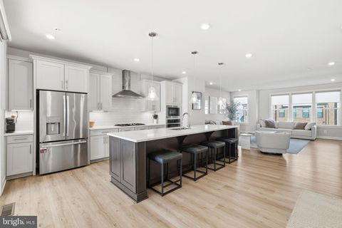 241 HICKORY HOLLOW COURT COCKEYSVILLE MD 21030