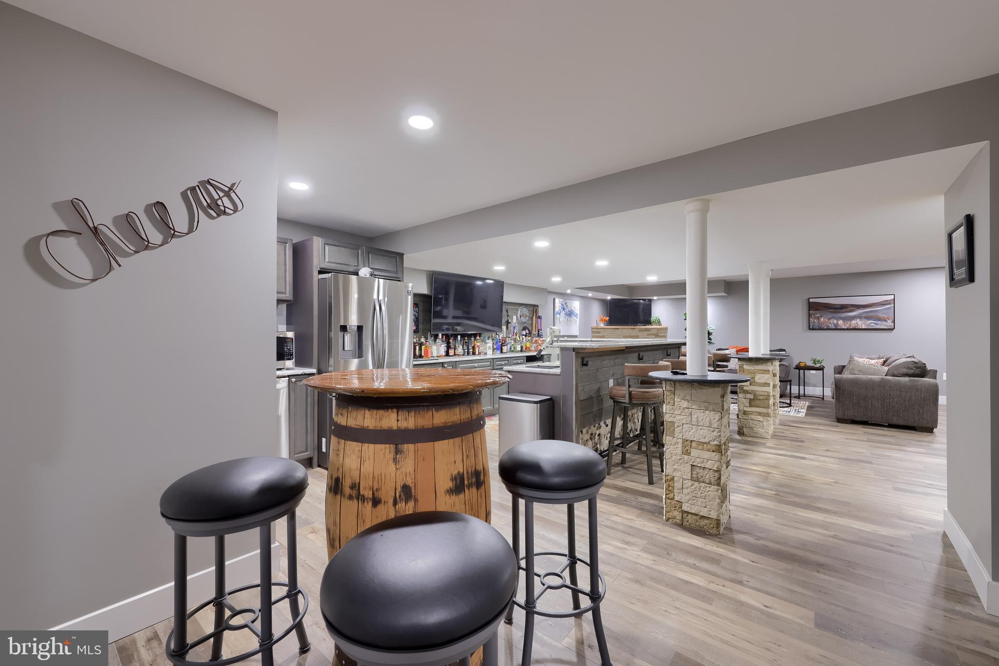 ELM TREE - Residential